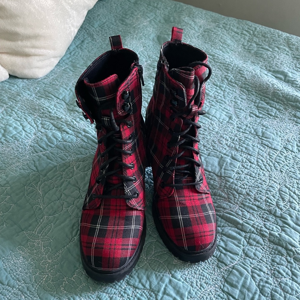 Plaid Lace-Up Women's Boots
